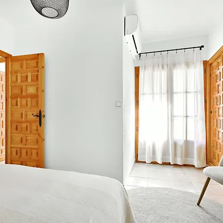 Apartment Modern Relax Oasis With Pool, 150m From The Sea *